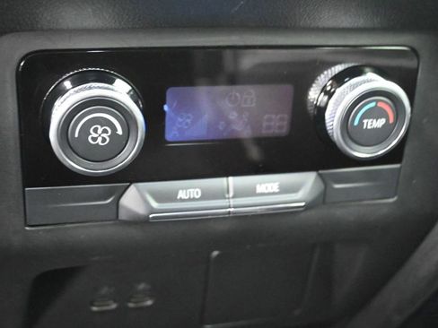 Used 2025 Buick Enclave Preferred image 12