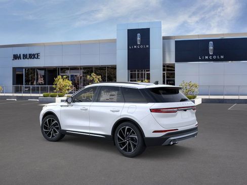 New 2025 Lincoln Corsair Reserve image 3