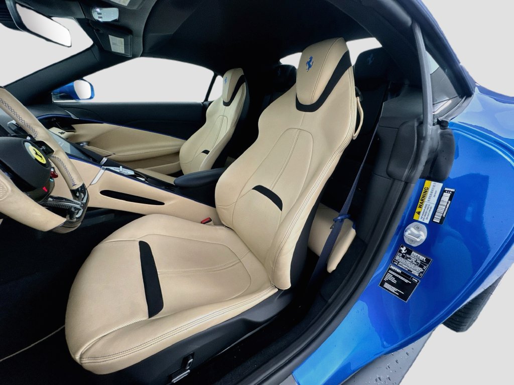 Used 2026 Ferrari Roma Spider RWD image 22