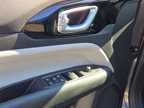 Used 2022 Jeep Compass Limited image 20