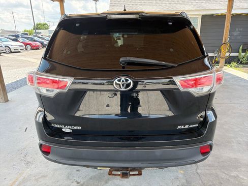 Used 2015 Toyota Highlander XLE AWD/4WD image 3