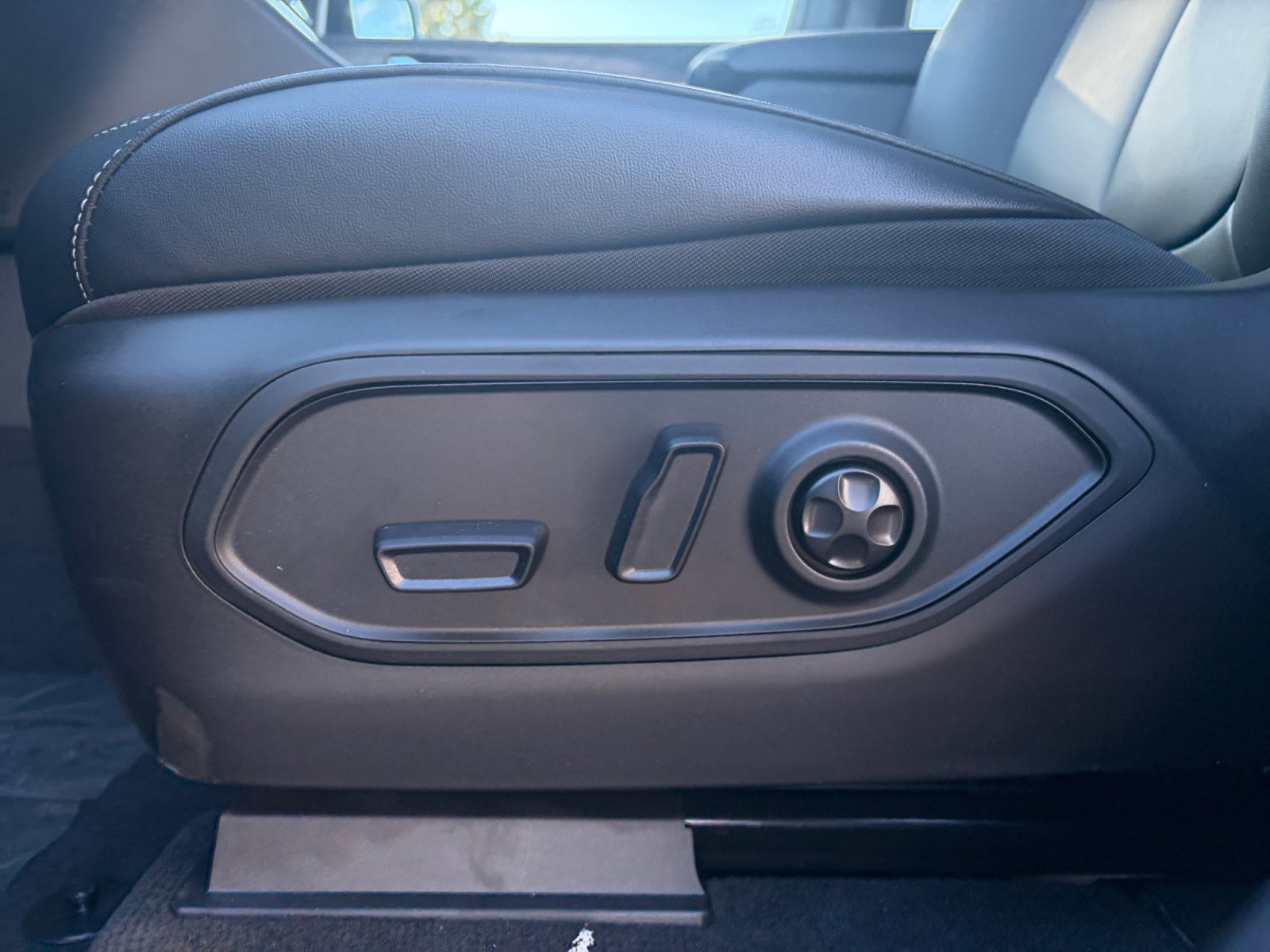 New 2027 Jeep Grand Cherokee Limited AWD/4WD image 15