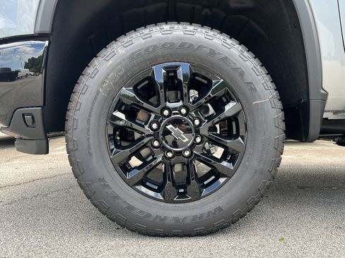 New 2026 Chevrolet Silverado 2500 Custom w/ Custom Value Package AWD/4WD image 39