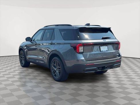 Used 2026 Ford Explorer ST-Line w/ ST-Line Street Pack AWD/4WD image 5