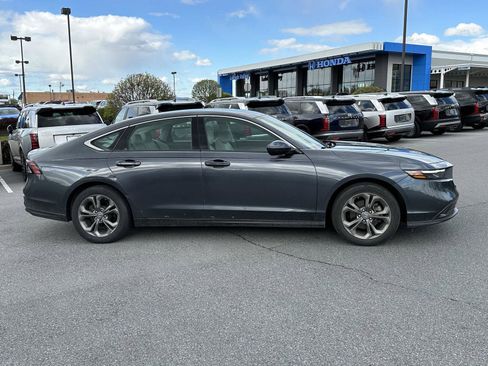 Used 2023 Honda Accord EX image 9