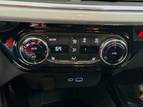 New 2026 Chevrolet Trax LT image 17