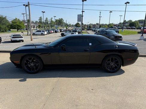Used 2022 Dodge Challenger R/T w/ Plus Package RWD image 9