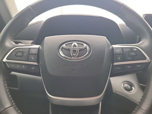 Used 2023 Toyota Highlander LE image 13