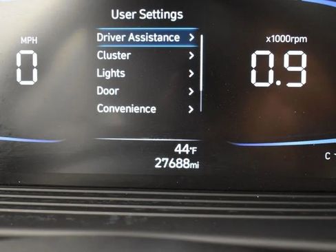 Used 2025 Hyundai Venue SEL image 29