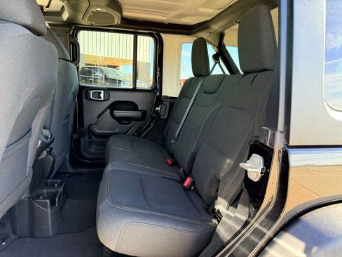 Used 2024 Jeep Wrangler Sport S image 13