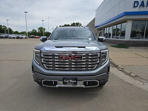Used 2026 GMC Sierra 1500 Denali w/ Denali Reserve Package AWD/4WD image 3