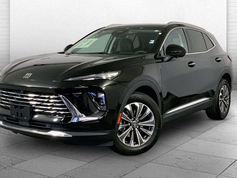 Used 2025 Buick Envision Preferred AWD/4WD image 13