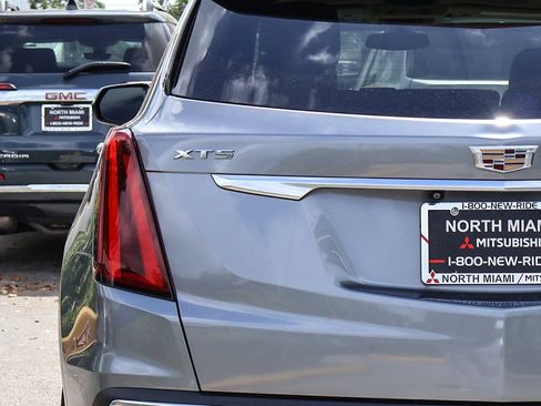 Used 2021 Cadillac XT5 Premium Luxury image 18