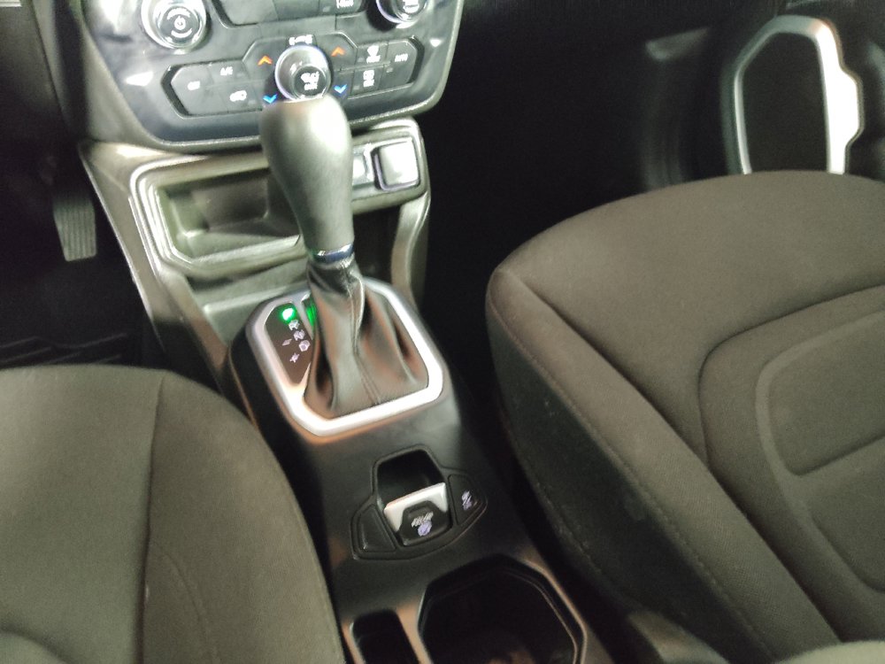 Used 2021 Jeep Renegade Latitude FWD image 26