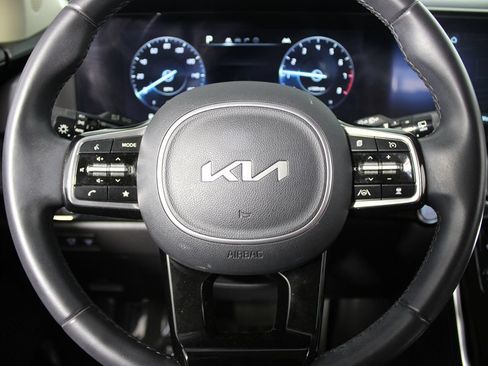 Used 2024 Kia Carnival SX FWD image 17