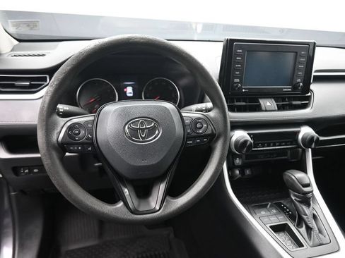 Used 2021 Toyota RAV4 LE FWD image 14