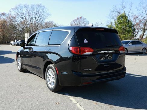 New 2026 Chrysler Voyager LX image 8