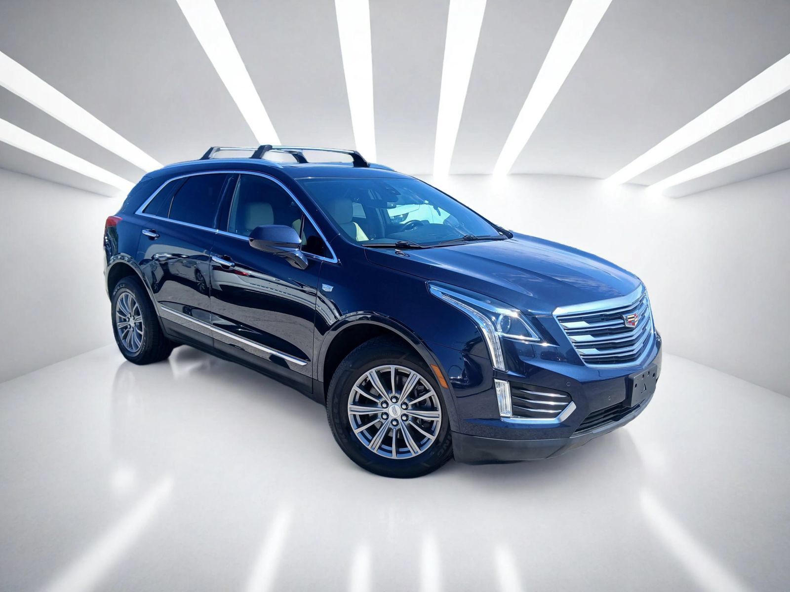 Used 2017 Cadillac XT5 Luxury w/ Driver Awareness Package AWD/4WD image 2