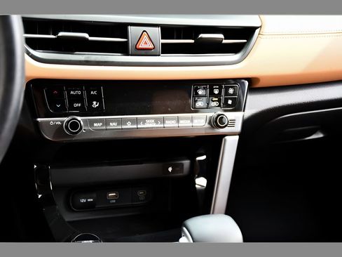 Used 2024 Kia Seltos EX AWD/4WD image 39