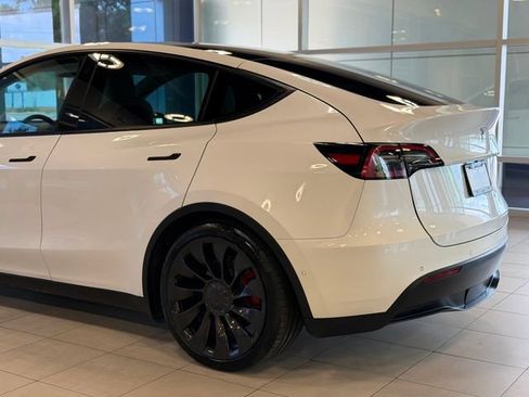 Used 2022 Tesla Model Y Performance AWD/4WD image 13
