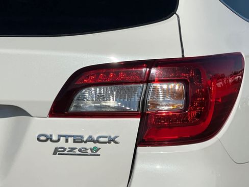 Used 2016 Subaru Outback 2.5i Limited AWD/4WD image 34