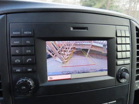 Used 2016 Mercedes-Benz Metris Passenger image 24