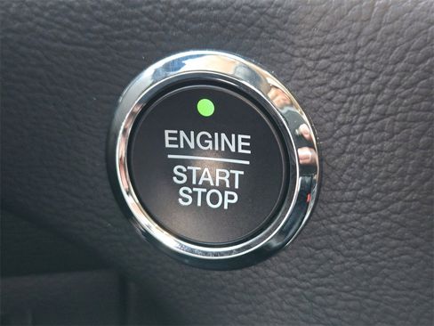 Used 2024 Ford Edge Titanium image 24