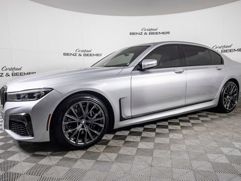 Used 2020 BMW 740i w/ M Sport Package RWD image 5