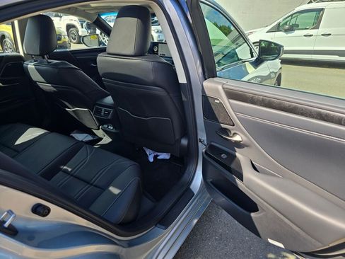 Used 2025 Lexus ES 350 w/ Accessory Package (Z1) FWD image 13