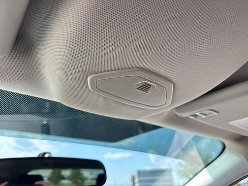 Used 2018 Ford Focus SE FWD image 25