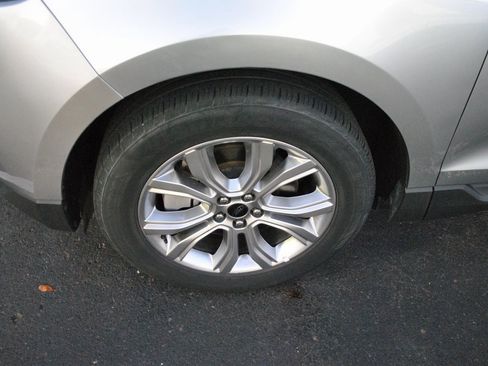 Used 2024 Ford Edge Titanium image 29