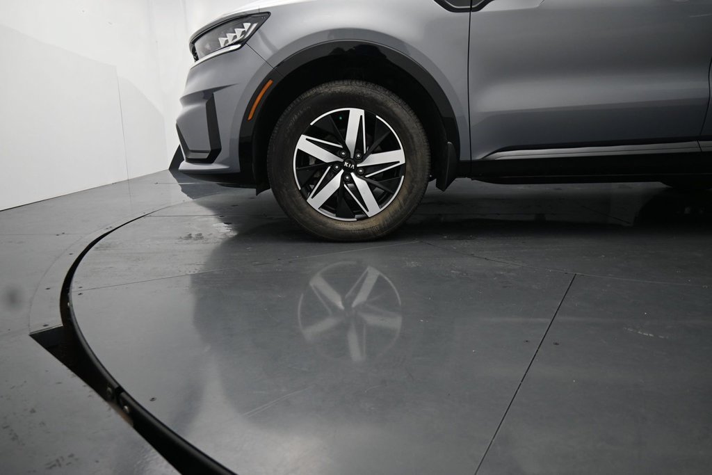 Used 2021 Kia Sorento EX w/ Panoramic Sunroof Package AWD/4WD image 15