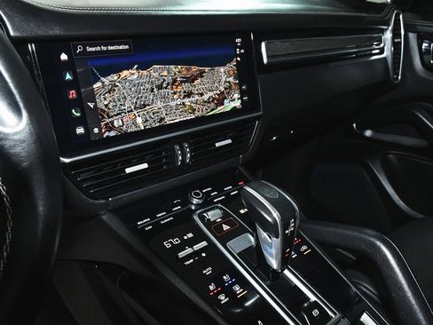 Used 2022 Porsche Cayenne GTS image 50