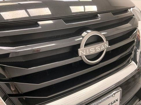 Used 2022 Nissan Pathfinder SV w/ SV Premium Package image 27