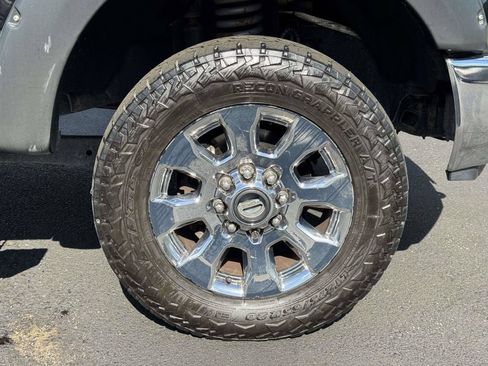 Used 2019 Ford F250 XLT w/ XLT Premium Package AWD/4WD image 26
