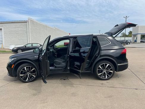 Used 2024 Volkswagen Tiguan SEL R-Line AWD/4WD image 4