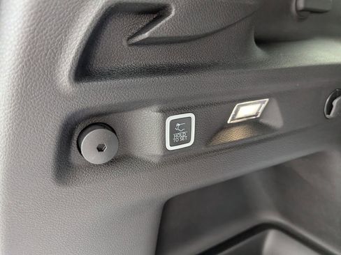 New 2025 Jeep Grand Cherokee L Limited w/ Trailer Tow Package image 33