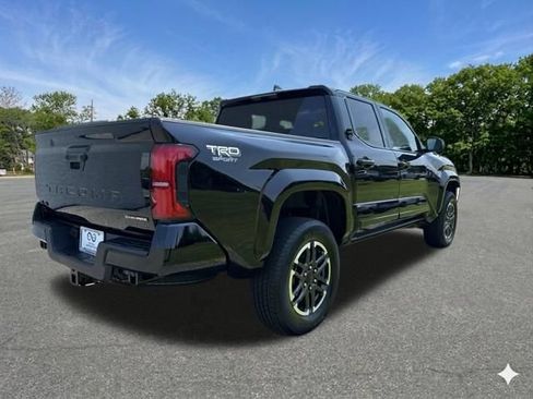Used 2025 Toyota Tacoma TRD Sport AWD/4WD image 6