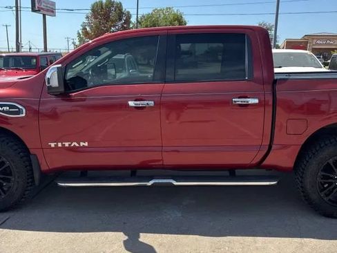 Used 2017 Nissan Titan SL AWD/4WD image 3