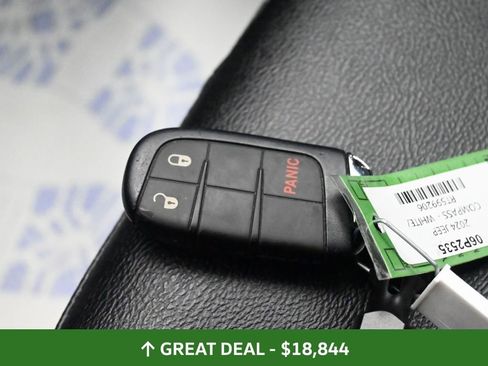 Used 2024 Jeep Compass Latitude image 30