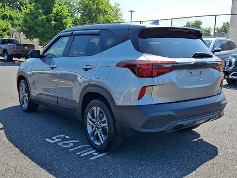 Used 2023 Kia Seltos LX AWD/4WD image 4
