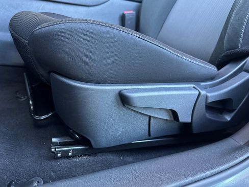Used 2025 Nissan Sentra SV FWD image 14