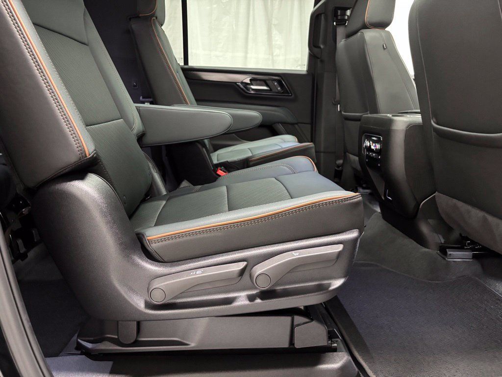 Used 2026 GMC Yukon XL AT4 w/ AT4 Premium Package AWD/4WD image 53