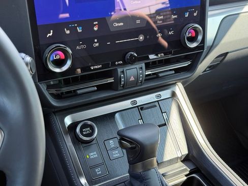 Certified 2026 Lexus GX 550 w/ Accessory Package (2T) AWD/4WD image 38