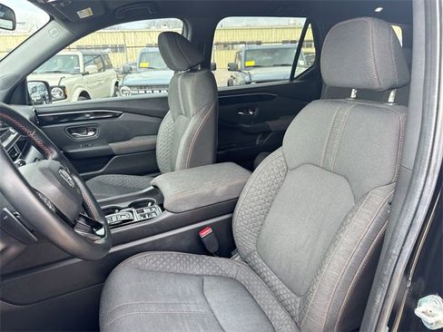 Used 2023 Honda Pilot Sport image 17