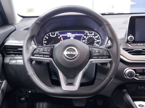 Used 2025 Nissan Altima 2.5 SR AWD/4WD image 15