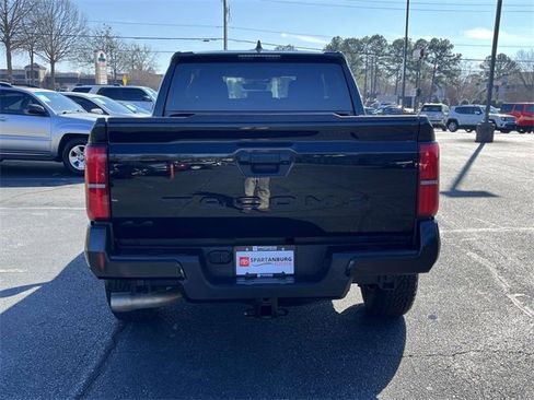 Used 2024 Toyota Tacoma TRD Off-Road image 4