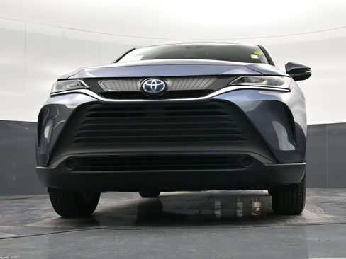 Used 2023 Toyota Venza LE AWD/4WD image 38