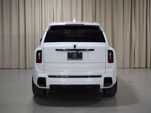 New 2026 Rolls-Royce Cullinan Black Badge image 10