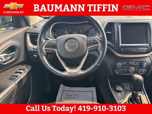 Used 2016 Jeep Cherokee Latitude w/ Comfort & Convenience Group AWD/4WD image 21